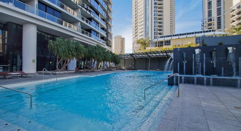 KIDS STAY FREE in Hinterland View 1 Bedroom SPA Apartment at Circle on Cavill - Q STAY photo