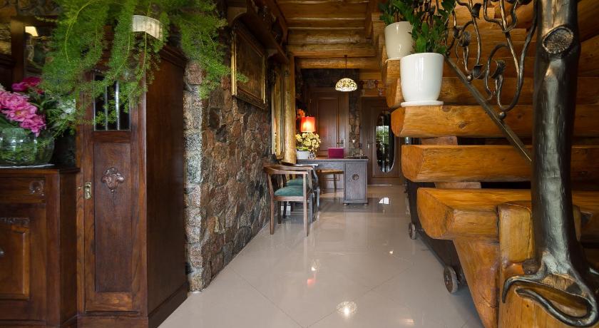 RetroHouse photo