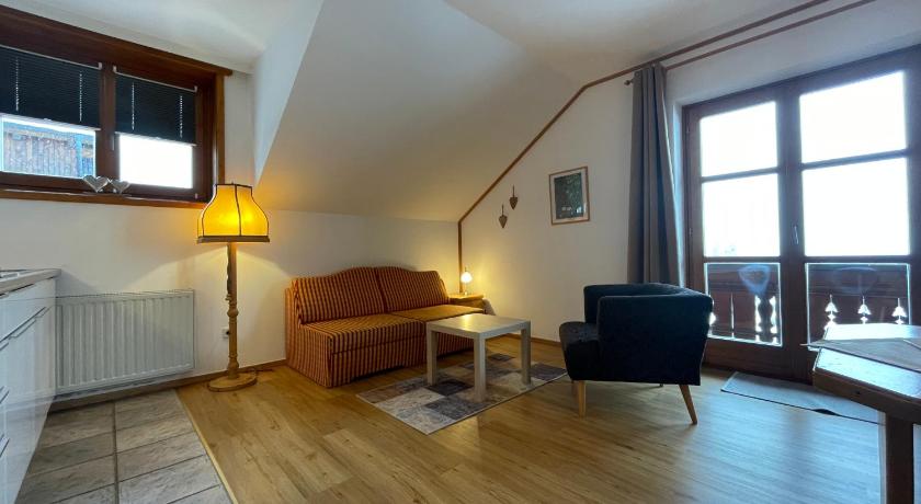 Image of Apartment with Mountain View 0
