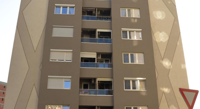 Stylish Violet & Modern Apartment photo