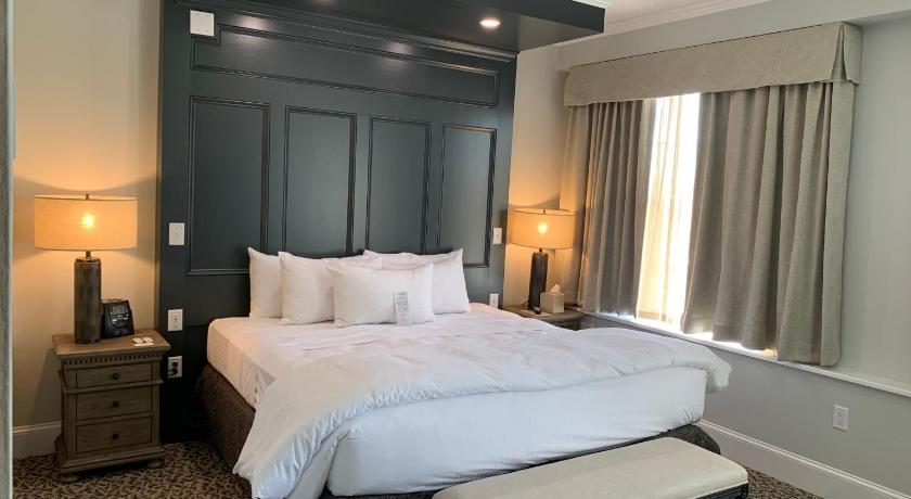 The Tidewater Inn photo