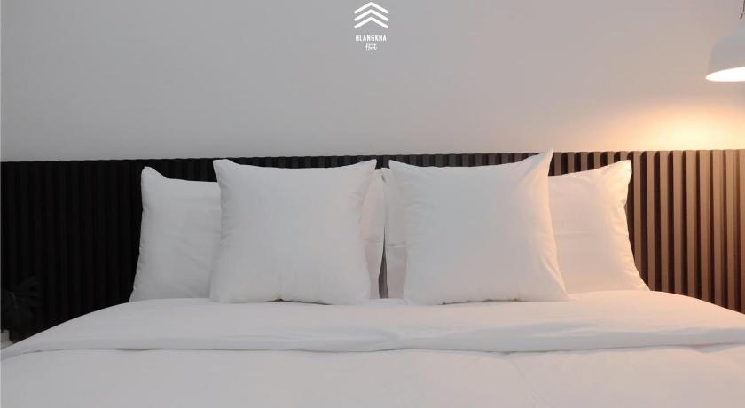 Image of Queen Room 10