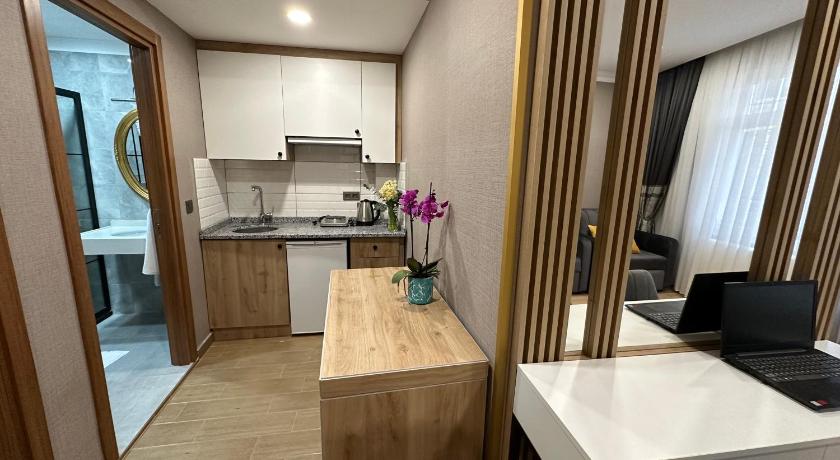 H&L Suites - image 4