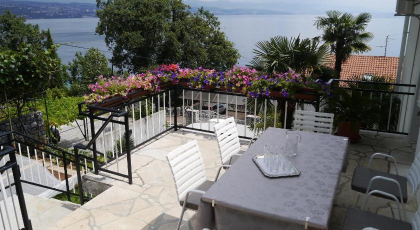 Apartment Romana photo
