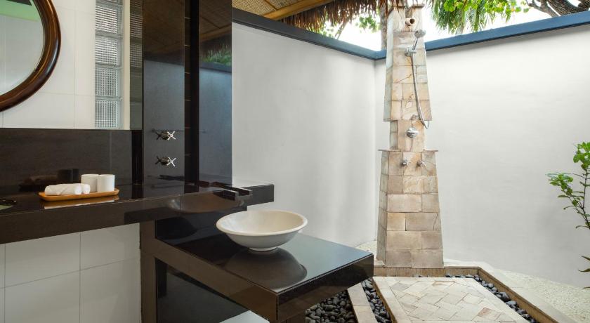 Image of Beachfront Villa with Rainmist Shower 5