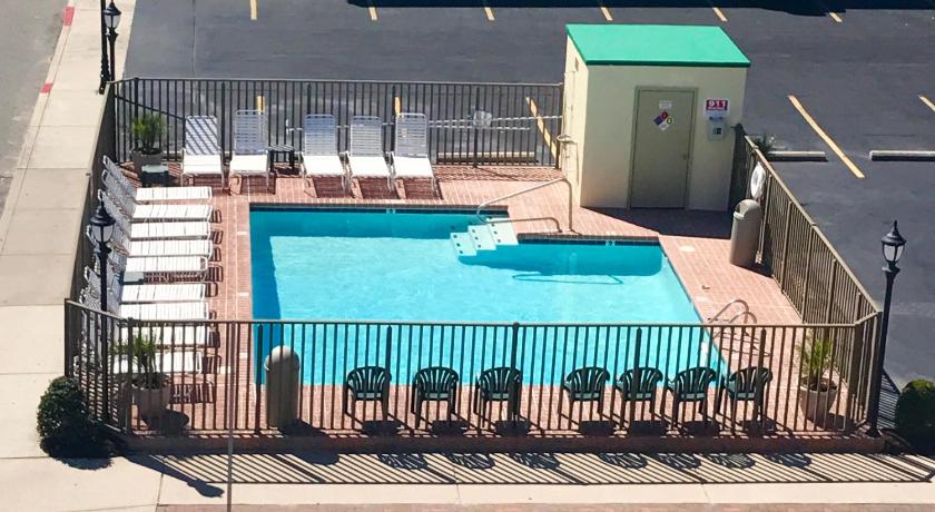 Tides Inn photo