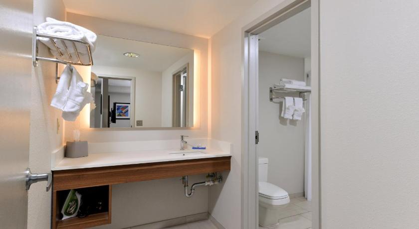 Holiday Inn Express Blowing Rock South, an IHG Hotel photo