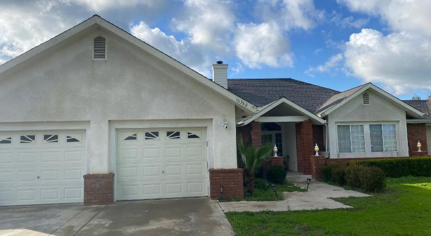 Beautiful peaceful desirable home in Madera Rancho
