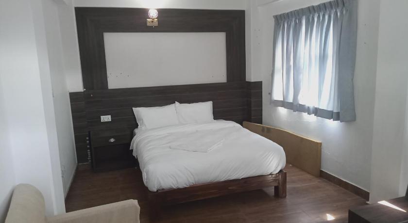 Everest Guest House — Pokhara (6)