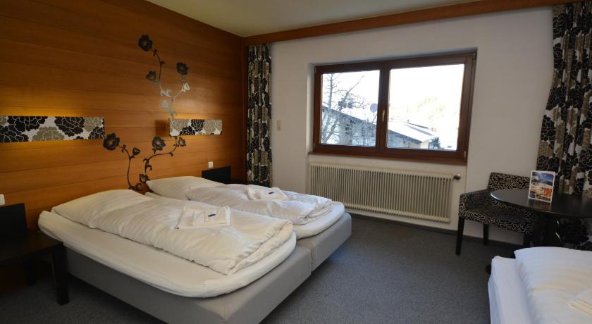 Image of Triple Room with Private Bathroom 0