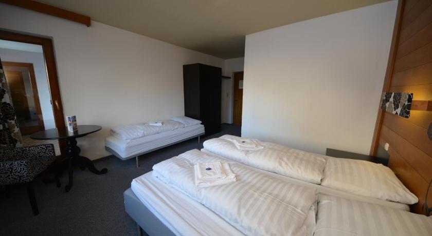 Image of Triple Room with Private Bathroom 3