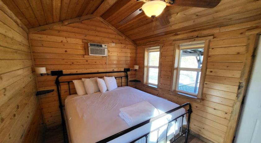 Panamint Springs Motel & Tents photo