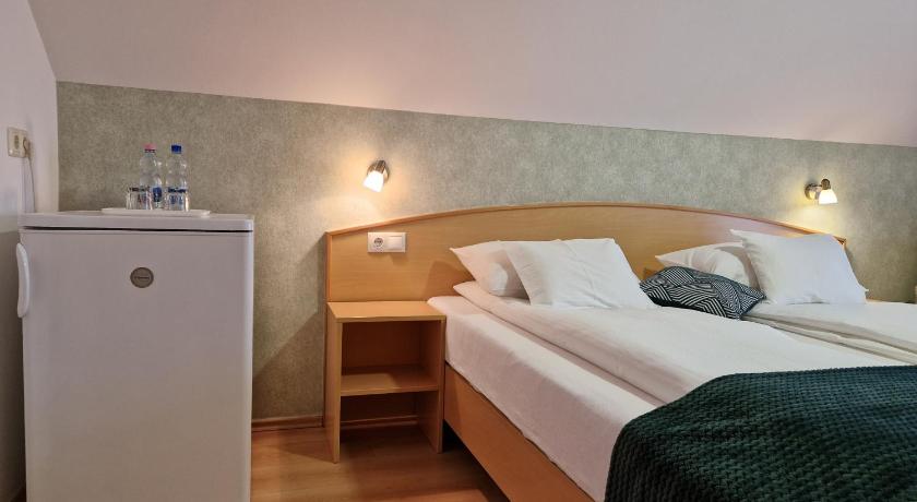 Image of Standard Double or Twin Room with Balcony 4