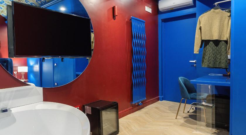 Image of Queen Room with Spa Bath 2