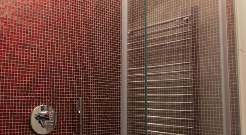 Image of Queen Room with Spa Bath 6