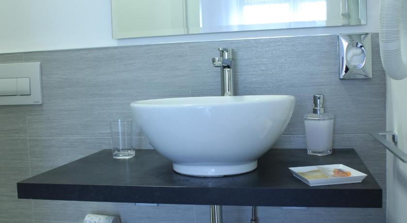 Image of Double Room with Garden View 5