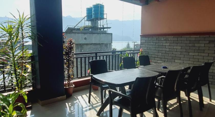 Golden Lake – Pokhara, FL