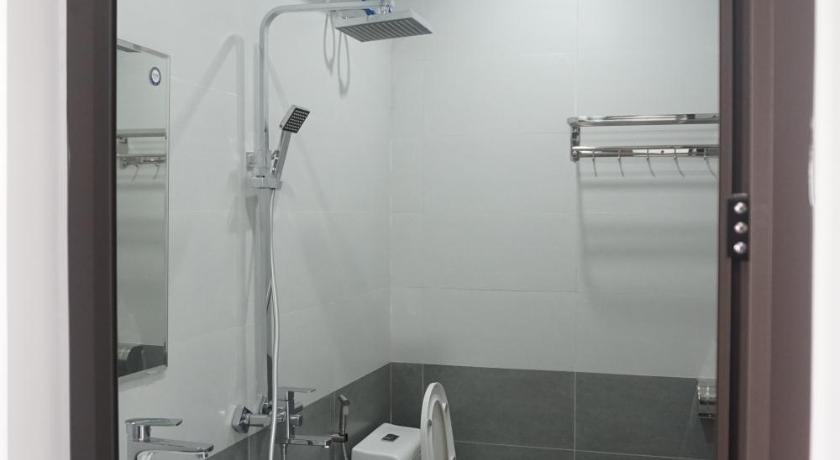 Adal Motel - image 20
