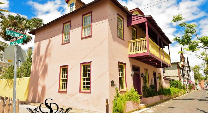 Casa De Solana & Victorian House Bed and Breakfast photo