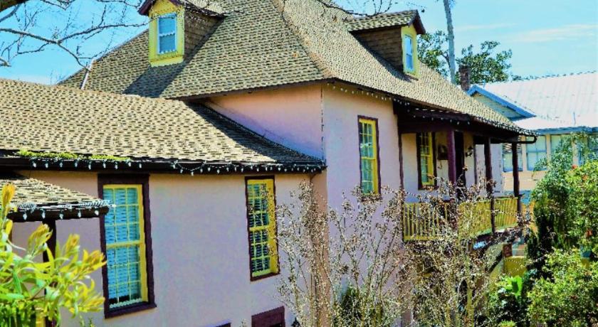 Casa De Solana & Victorian House Bed and Breakfast photo