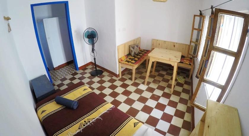 Image of Single Room with Shared Bathroom 0