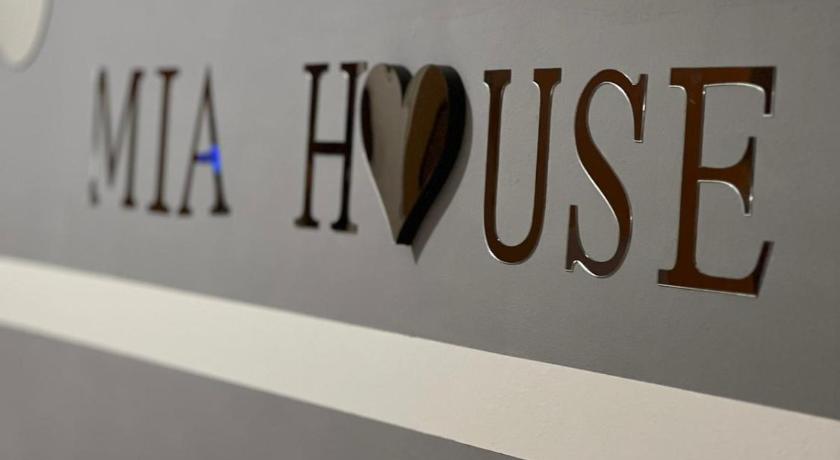 ローマ Mia House Roma 4つ星 ゲストハウス 外観