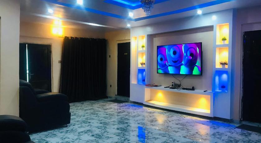 Umbrella properties - Eleyele Ibadan — Hotel in Ibadan
