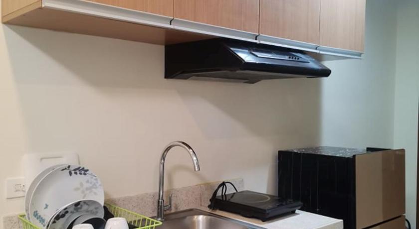 Cebu Horizon 101 A10 Shortwalk Robinson's Mall + Free Wifi+ Netflix 2-Star Guesthouse pool