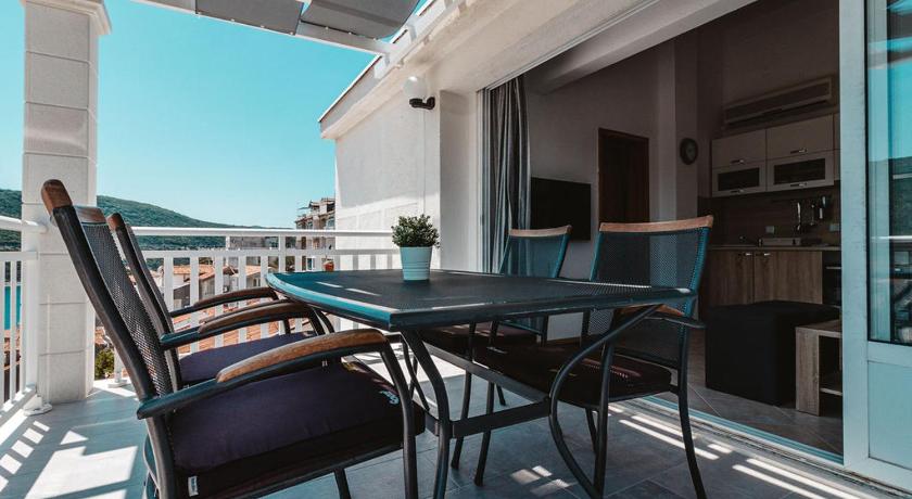 Villa Tiha luka photo