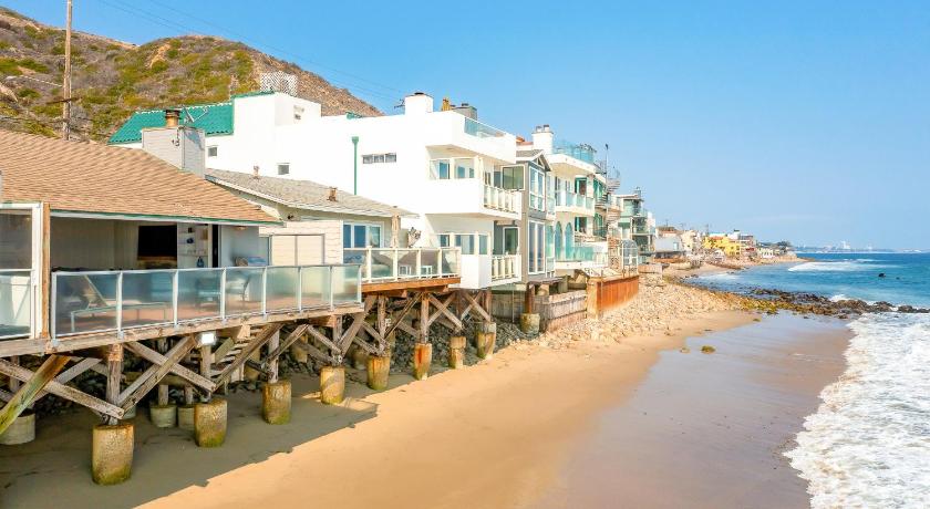3BR Beachfront Bungalow photo