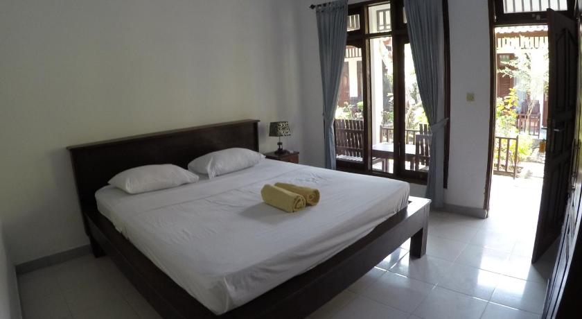 Gili Smile Bungalow - image 45