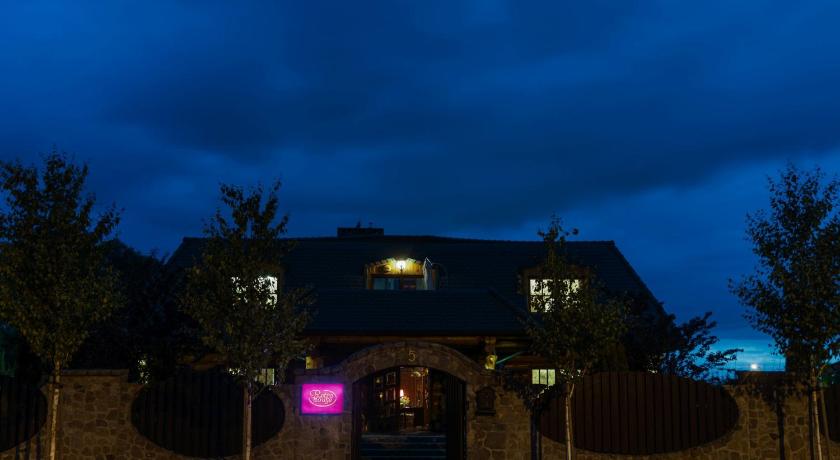 RetroHouse photo