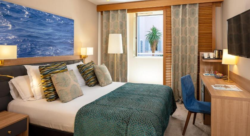 Image of Privilege Room with Patio View 3