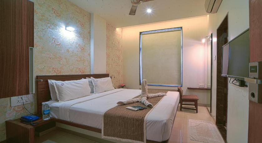 Hotel Sri Sri Executive Lodging photo