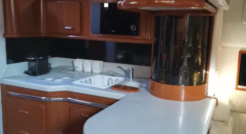 Flat Boat - Luxuryborder - 8