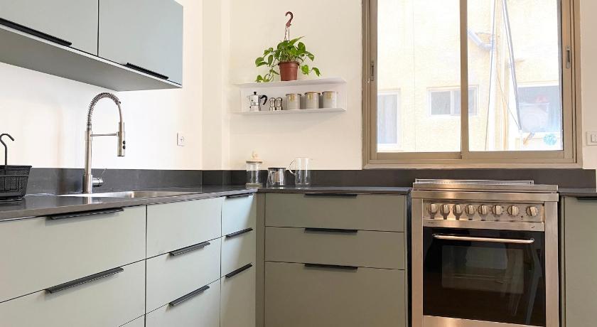Sea Suites Apartments - image 13