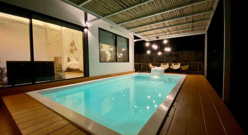 Image of Family Suite with Private Pool 8