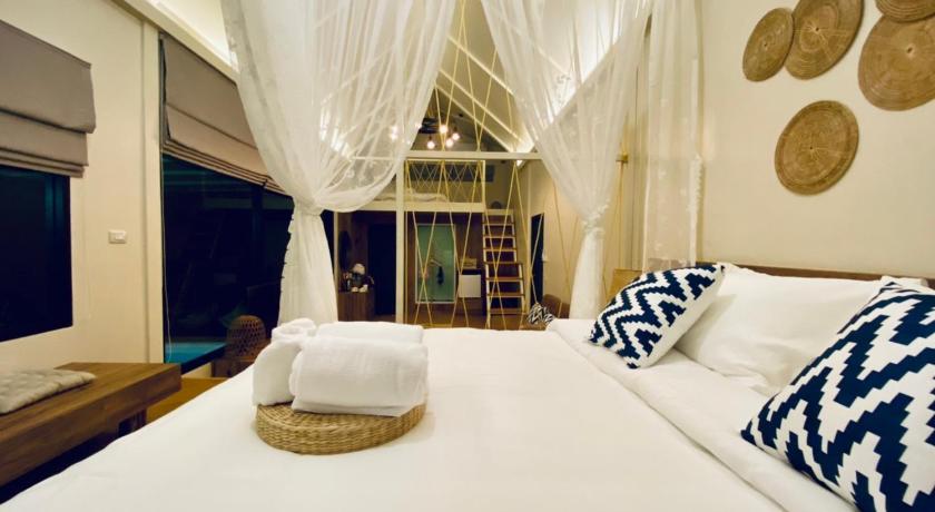 Image of Family Suite with Private Pool 15