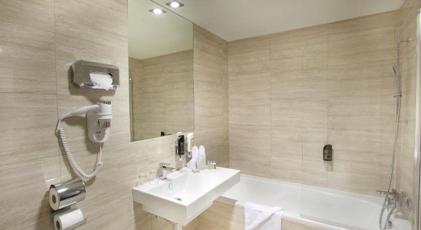 Image of Deluxe Suite 12