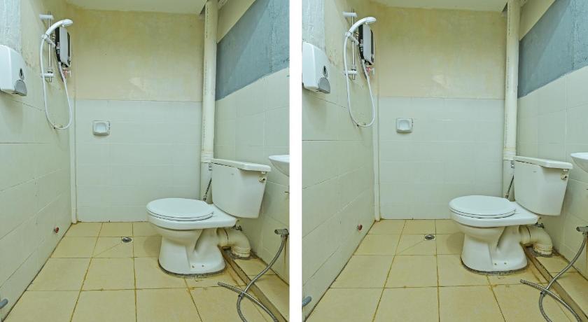 Bathroom, OYO 43933 Ferringhi Stay iinn in Penang