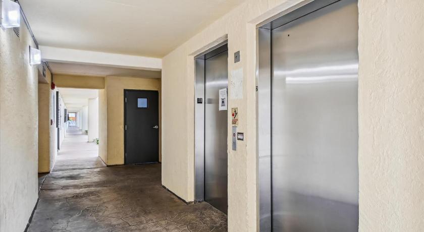 Surf Dweller 610 condo photo