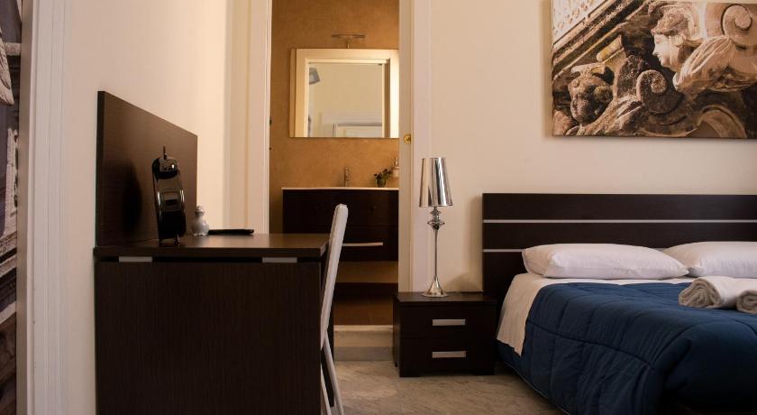 Image of Standard suite 5