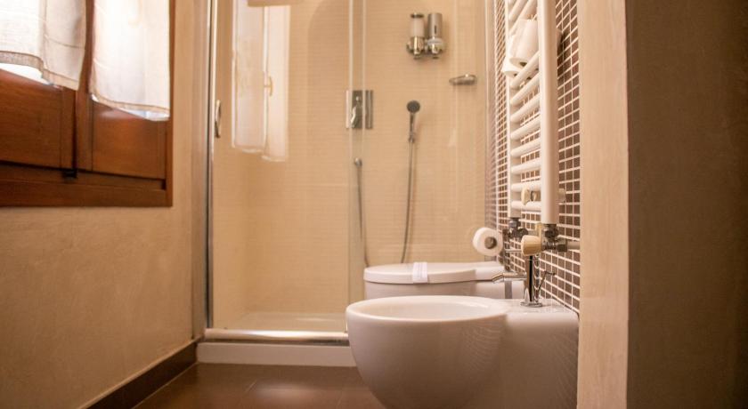 Image of Standard suite 2