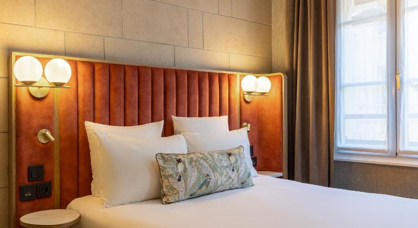Image of 1 Double Bed, Nonsmoking, Classic Room 5