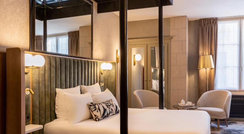 Image of Suite - 1 Queen Bed, Suite, Nonsmoking 1