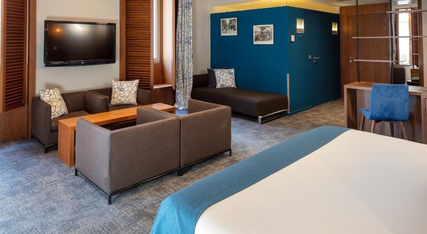 Image of Junior Suite with Terrace 10