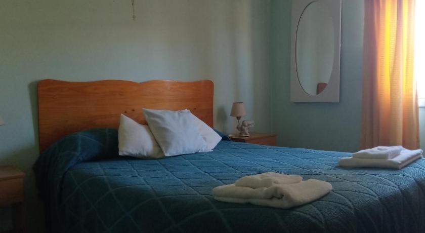 Image of Deluxe Queen Room 7