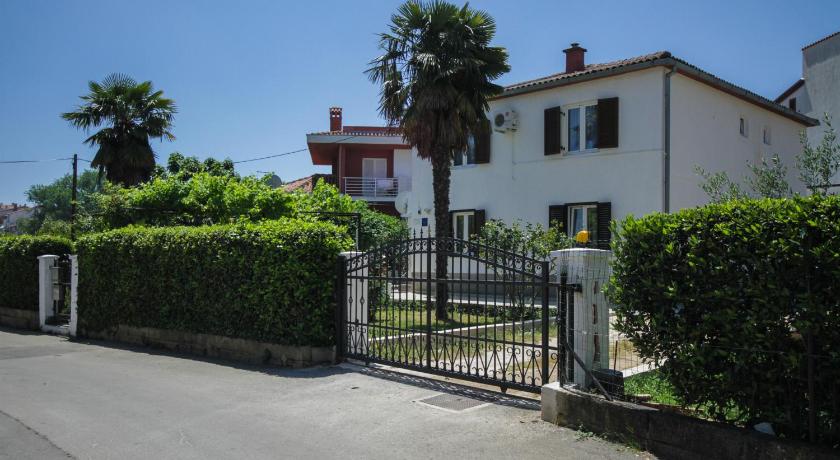 Apartment Tosca with Parking photo