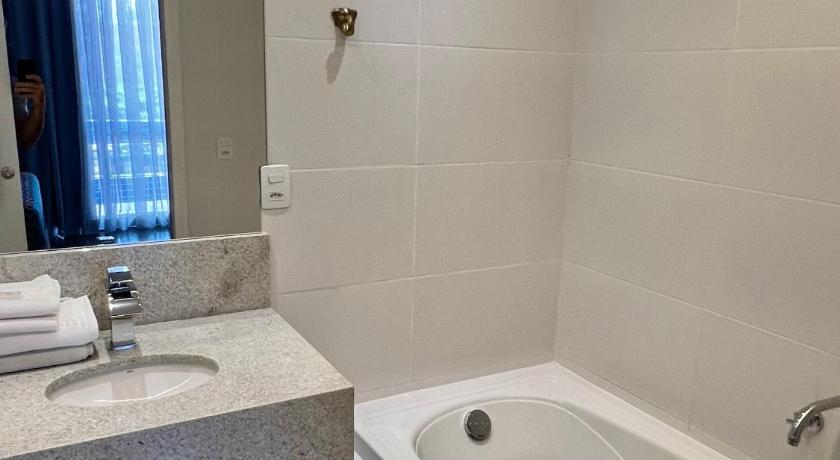 Image of Family Suite with Side Sea View 14