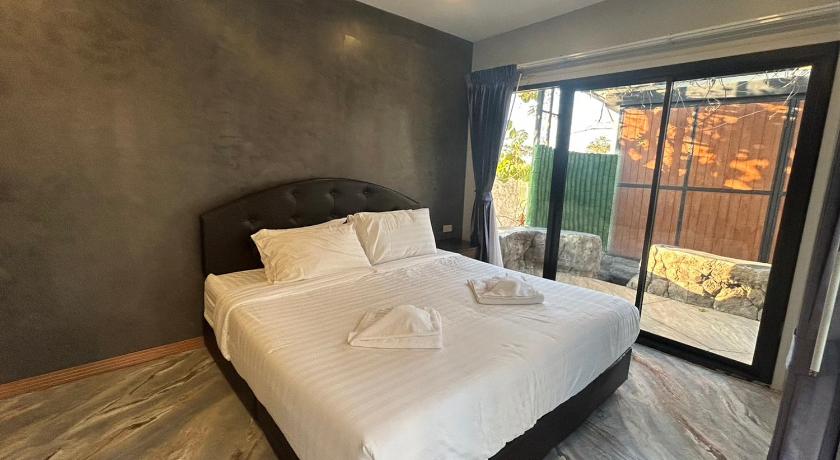 Image of Standard Double Garden View 6